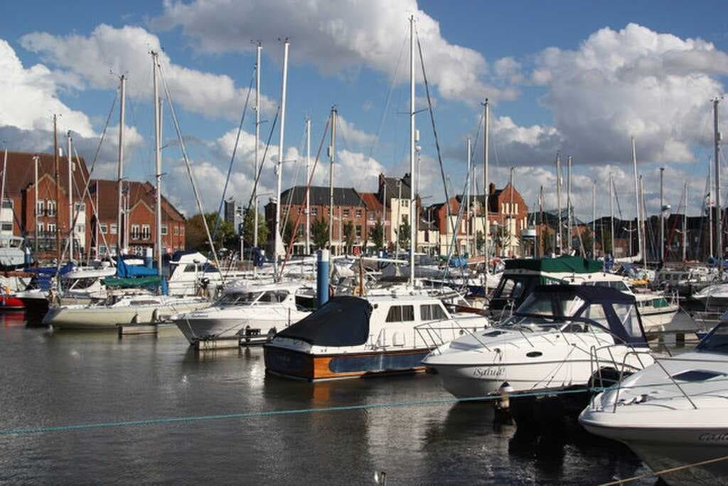 Hull Marina