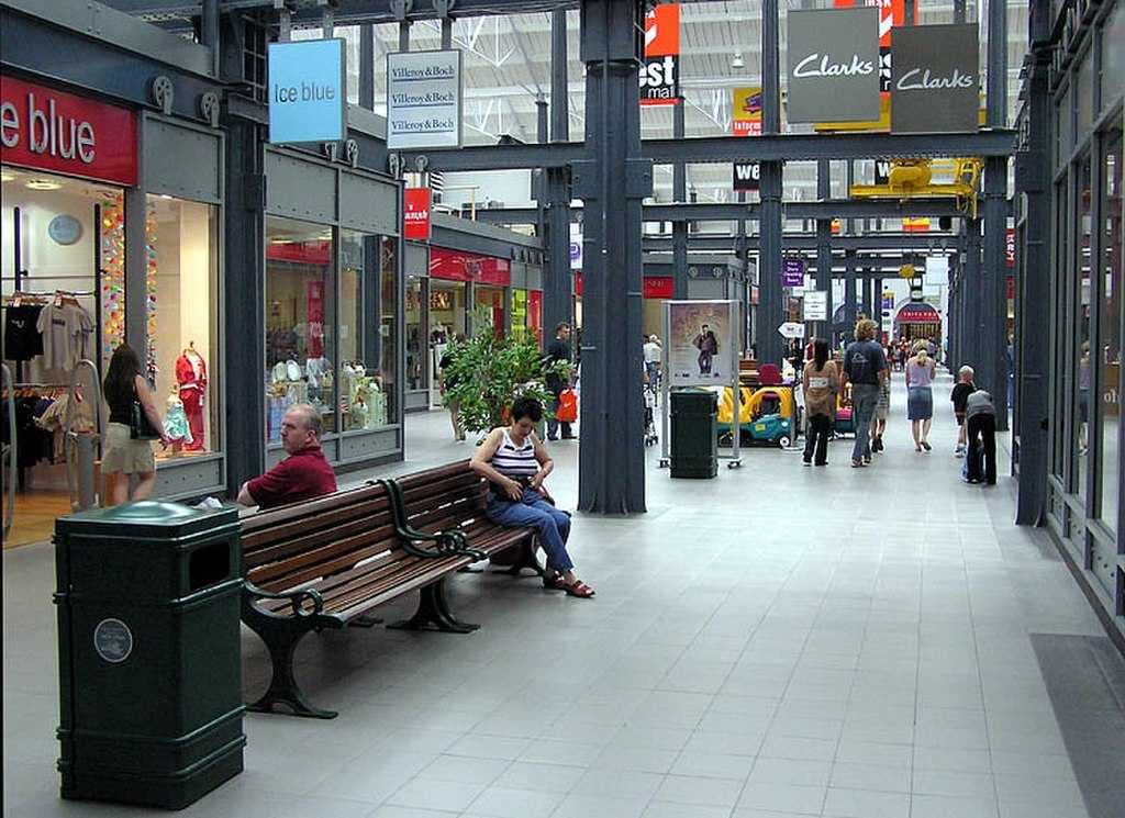 McArthur Glen Designer Outlet, a shopping complex built within the disused Swindon railway engine works