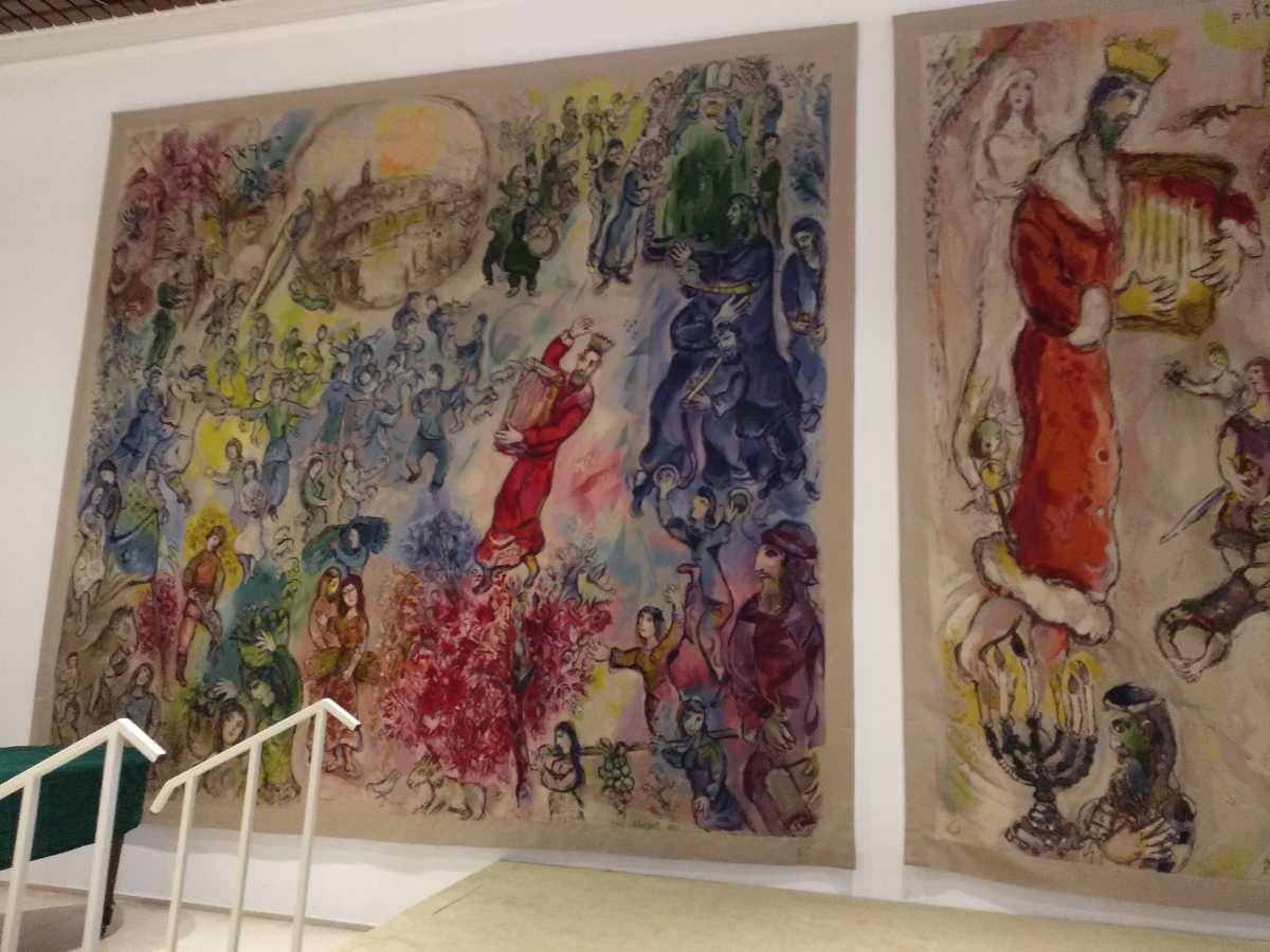 An image of the painting at the Marc Chagall National Museum