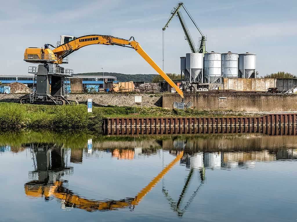 Cranes in Bamberg harbor
