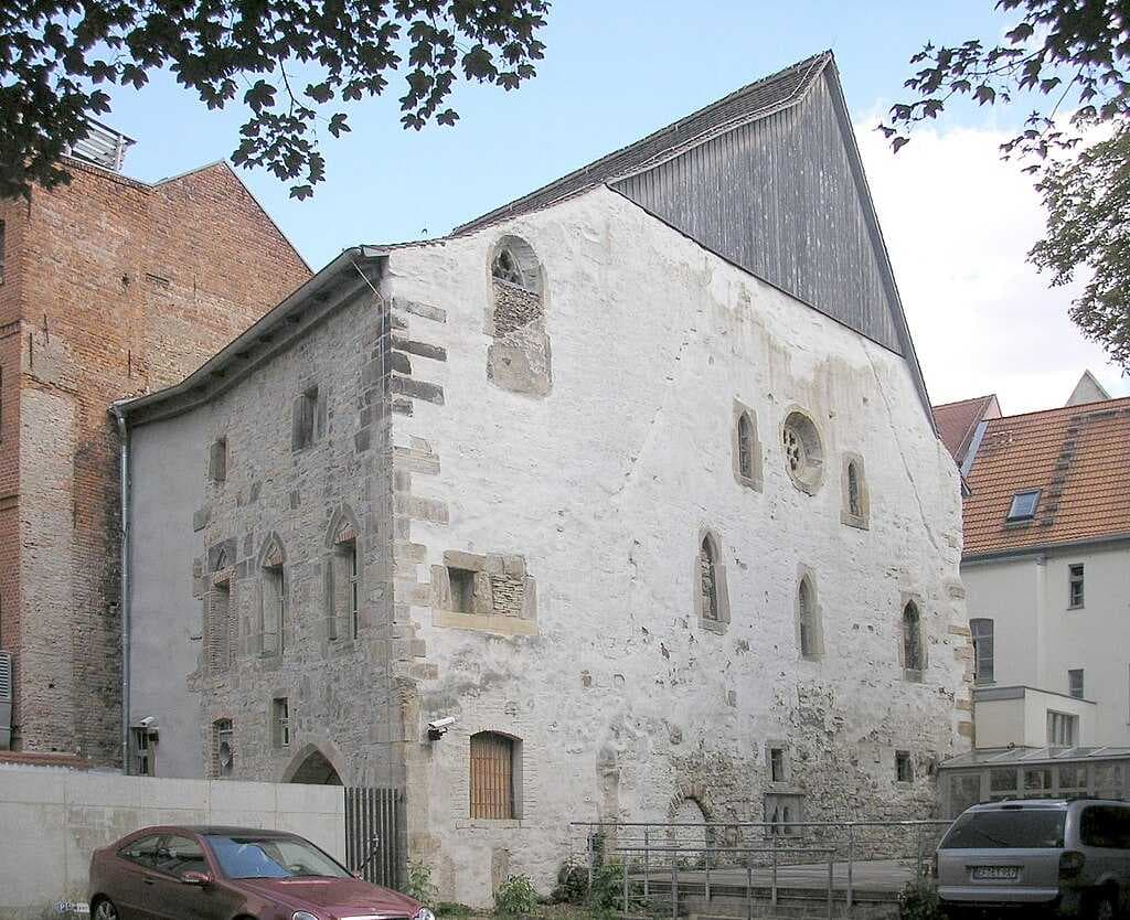 Old Synagogue, the oldest in Europe (1094)