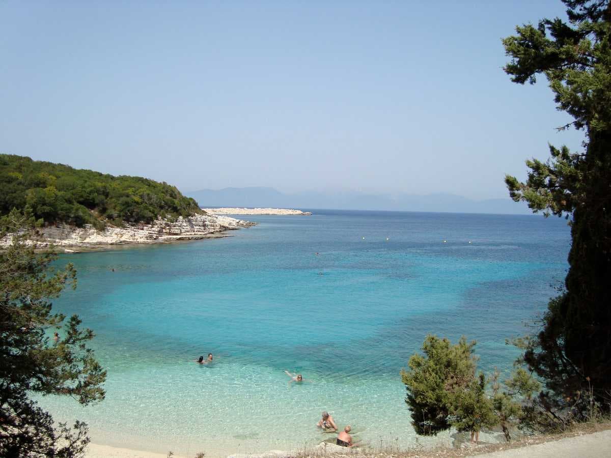 Emplisi Beach