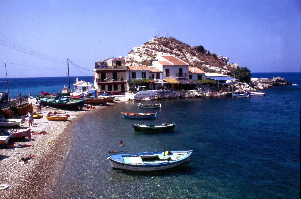 The tranquil beach at Kokkari