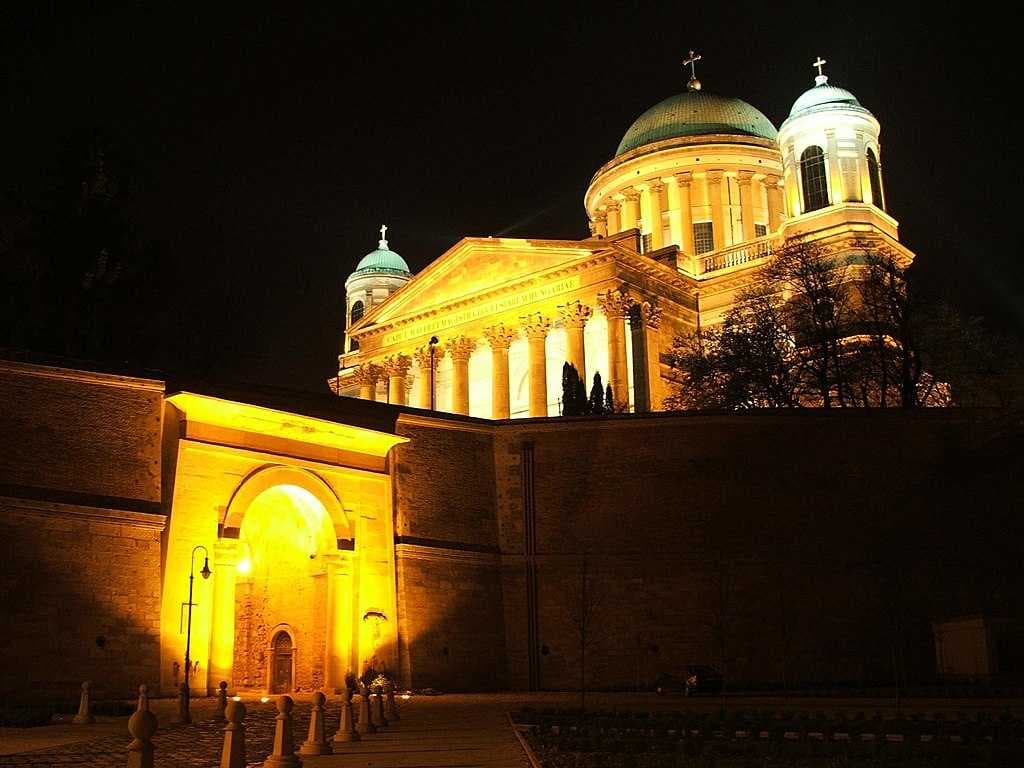 The cathedral with the Dark gate