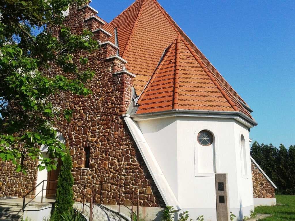 Heviz travel image