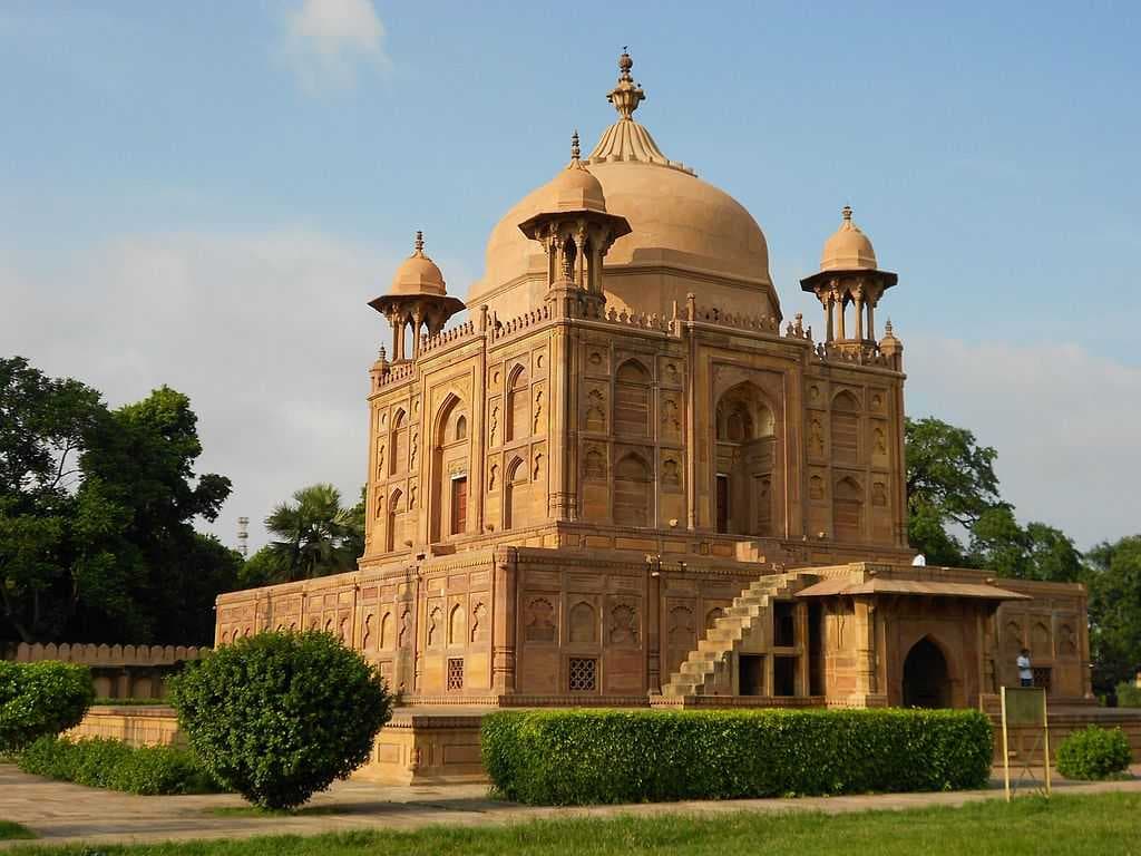 Khusro Bagh - One of the Most Visited Tourists Attraction Built by King Jahangir