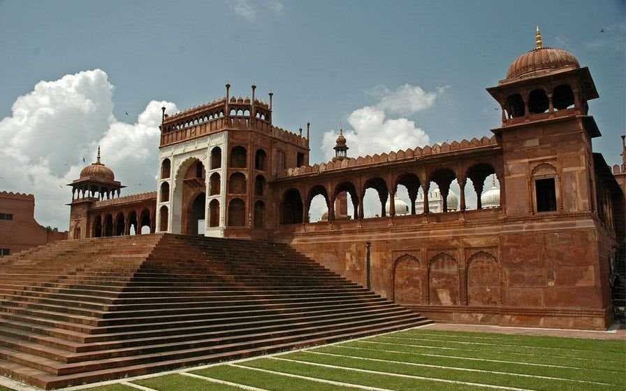 Moti Masjid