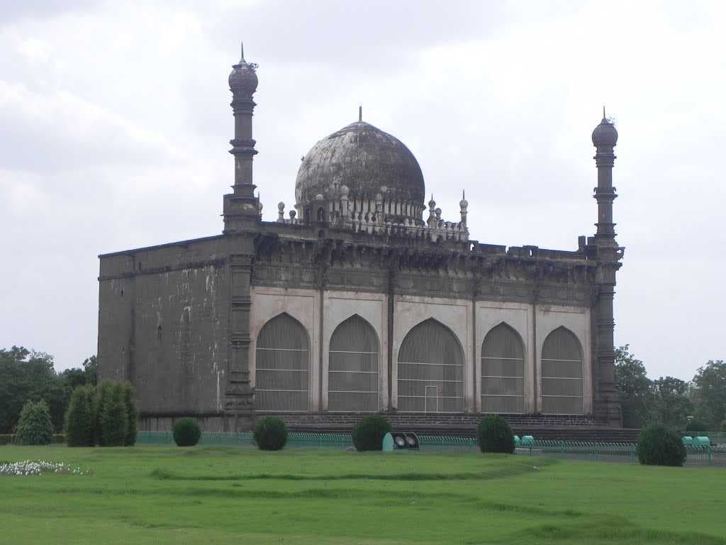 MASJID NEAR GOL GUMBAZ , BIJAPUR
