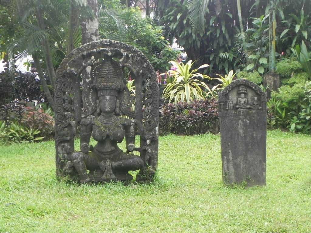 Statues in the Garden, Dharmasthala