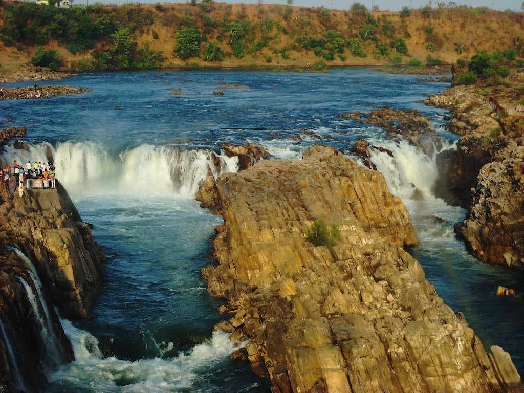 Bhedaghat-marble rocks