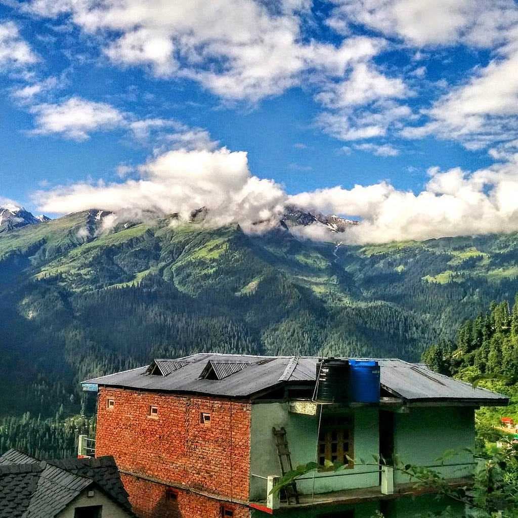 Tosh travel image