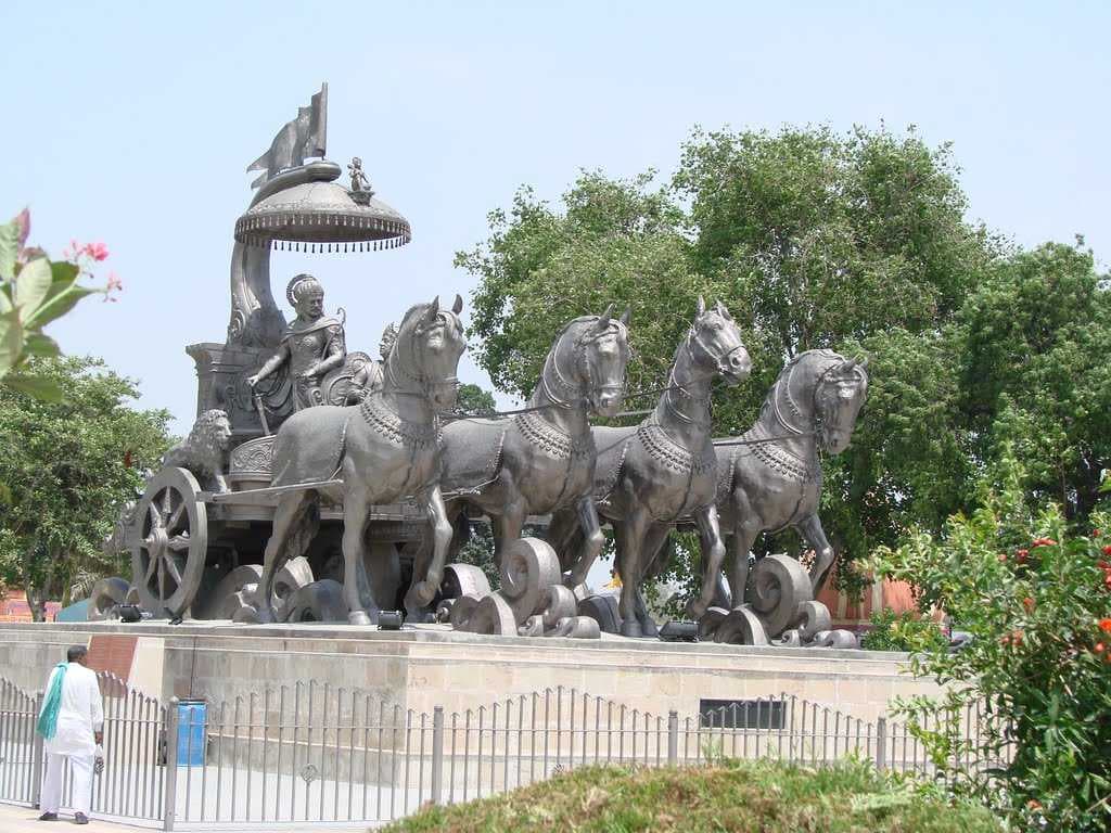 Uthoo Parth Gandeev Sambhaloo