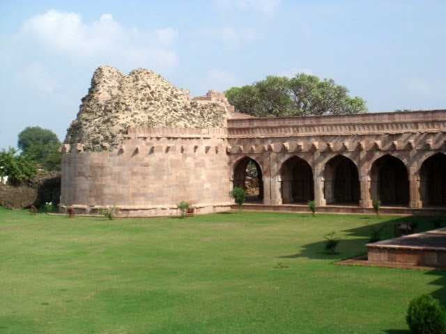 Ashrafi Mahal