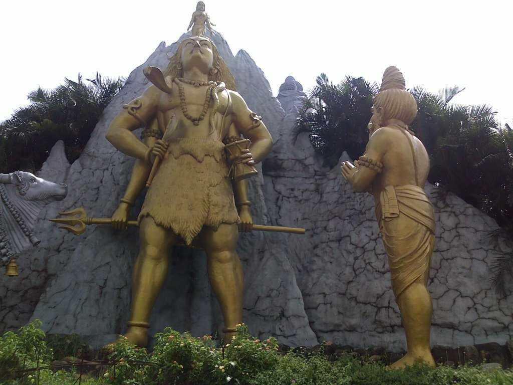 Idols of Lord Siva and Agathiyar!