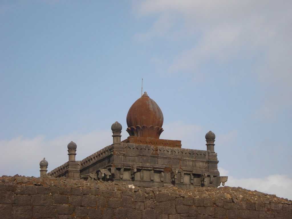 Jagadishwar Temple - Built in Royal Palace, the Tomb of Temple Represents Mughal Architecture