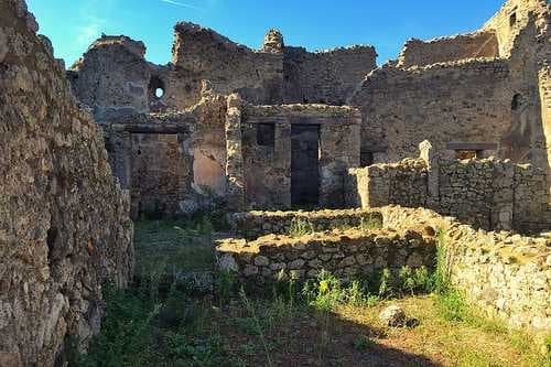 Pompeii travel image