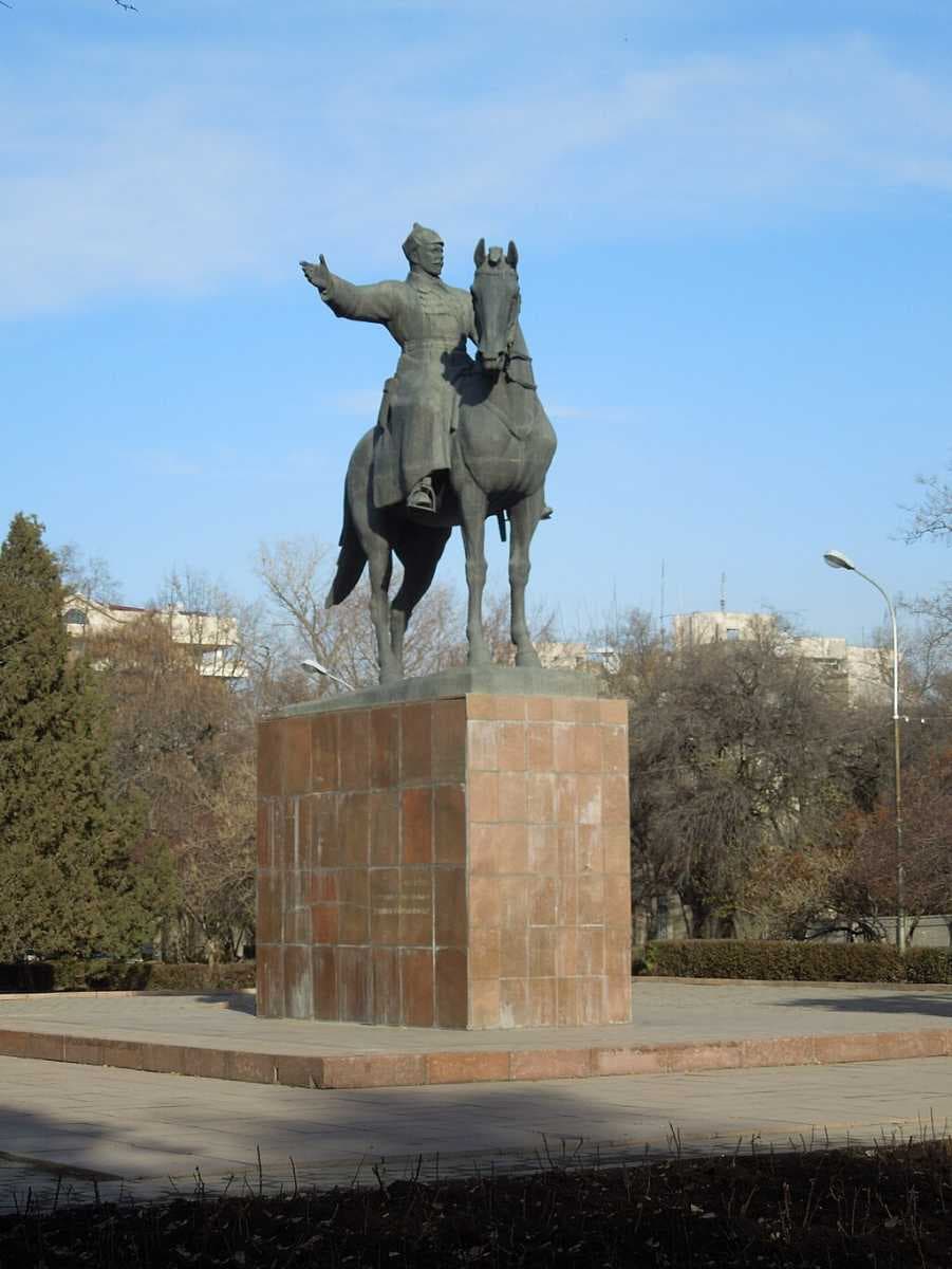 Statue of Mikhail Frunze near the railway station