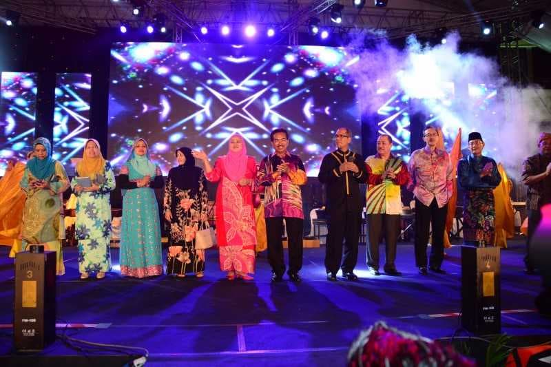 A group of performers at Tawau International Cultural Festival