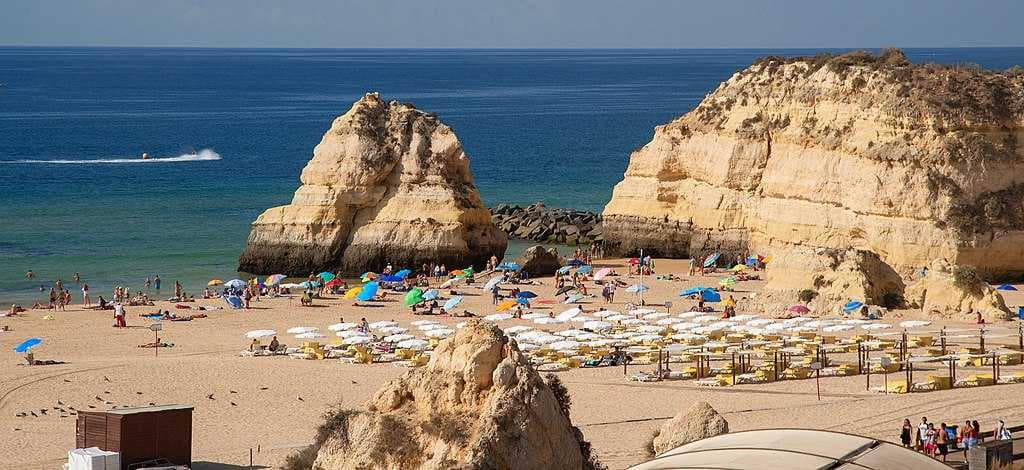 Praia da Rocha attracts numerous tourists