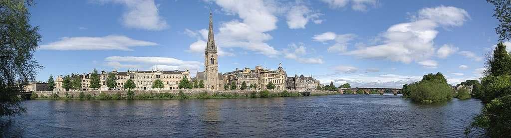 River Tay and Tay Street. The wooded islands on the right are known as The Stanners[43]