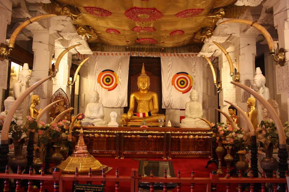 Inside the Temple of the Sacred Tooth Relic