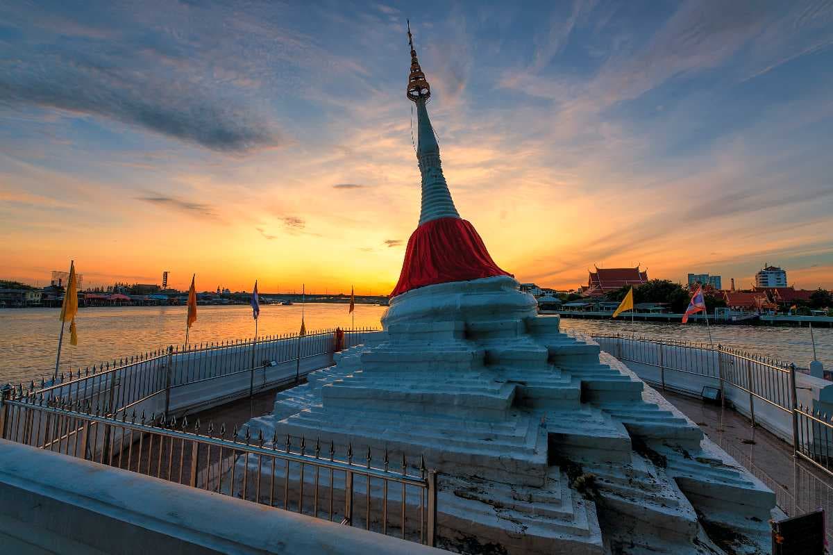 Wat Paramaiyikawat - Ancient Buddhist Temple