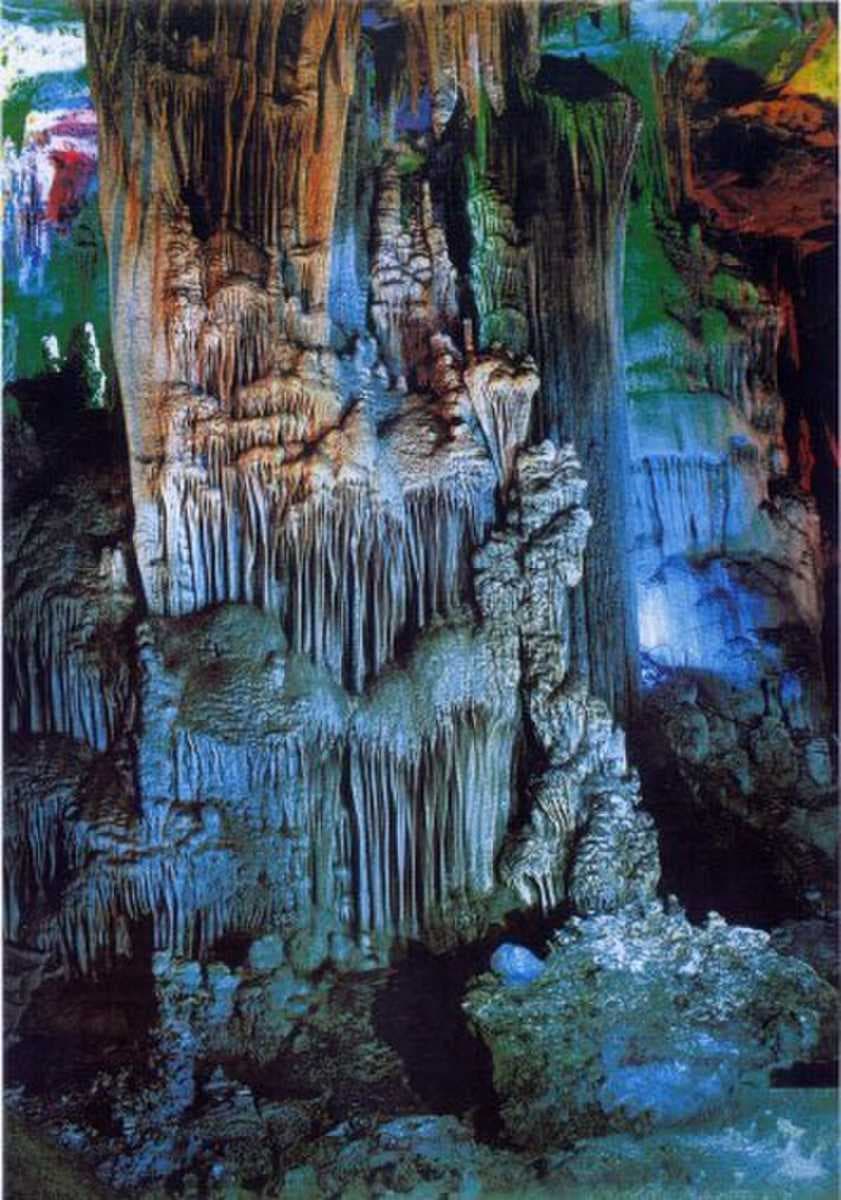 Inside Tien Son cave