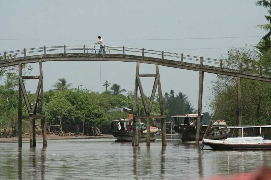 Narrow Bridge on An Binh Island