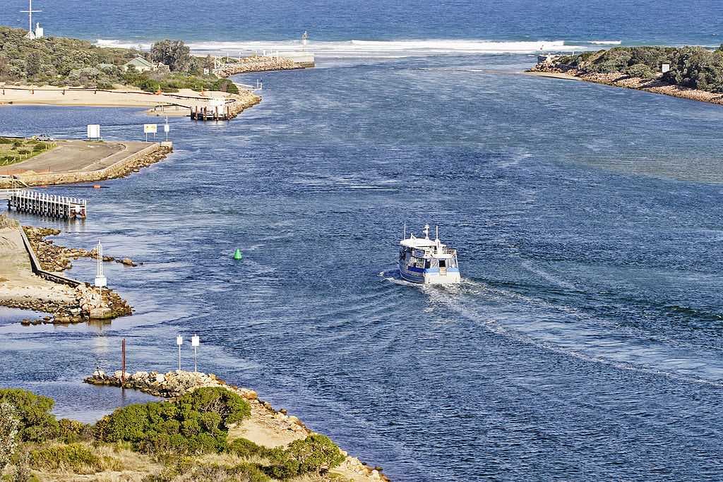 Lakes Entrance travel image