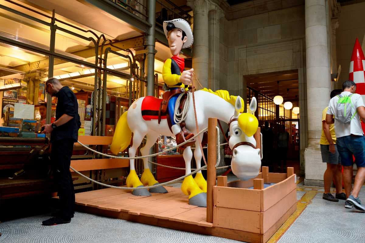 An image of a statue of the comic strip museum