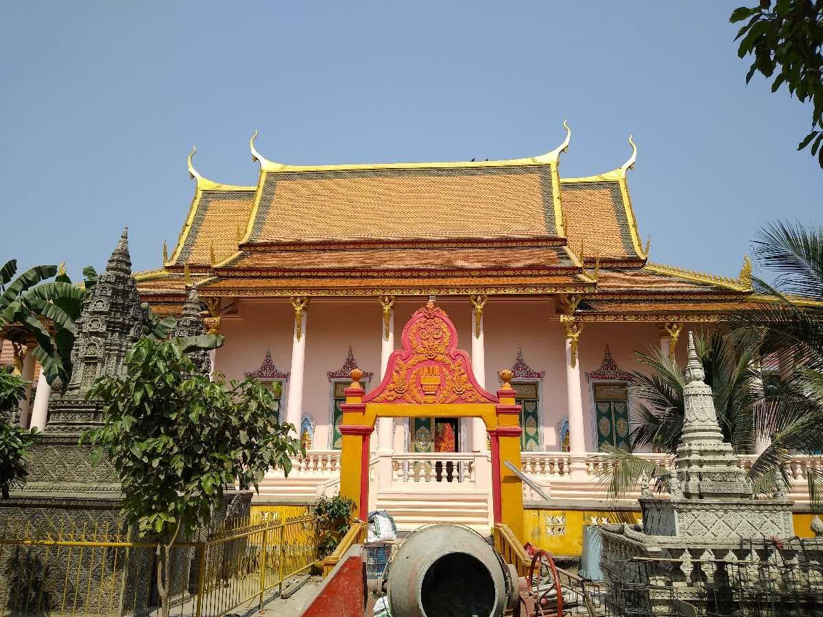 Wat Saravan travel image