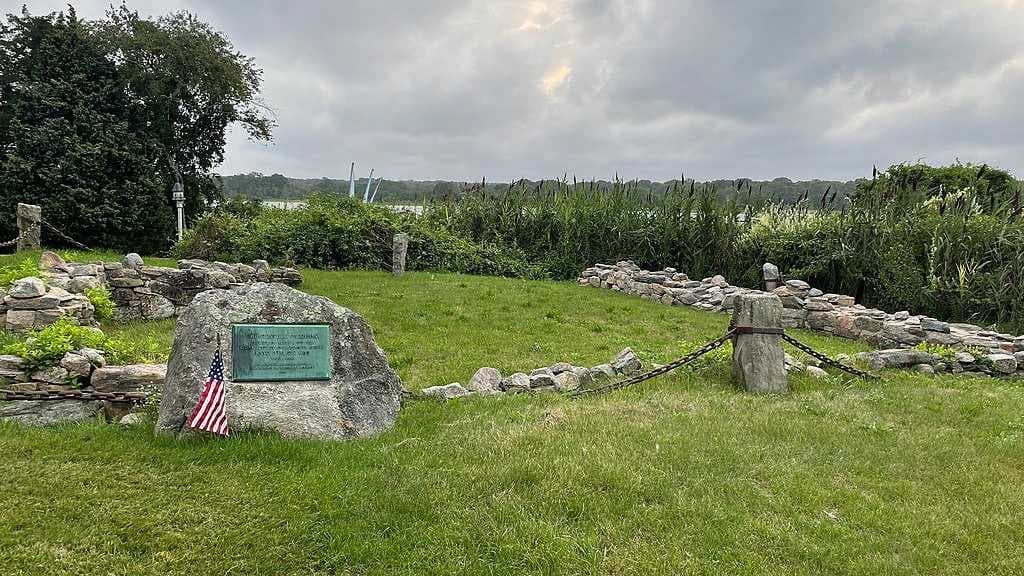English colonists residing in Old Dartmouth garrisoned at Russell Garrison in June 1675 fearing an attack from the Pokanoket in King Philip's War.