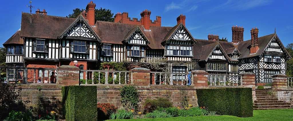Wolverhampton travel image