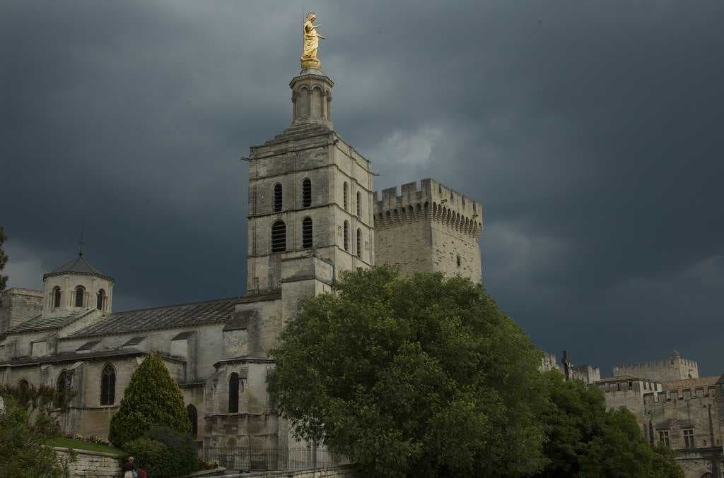 Avignon travel image