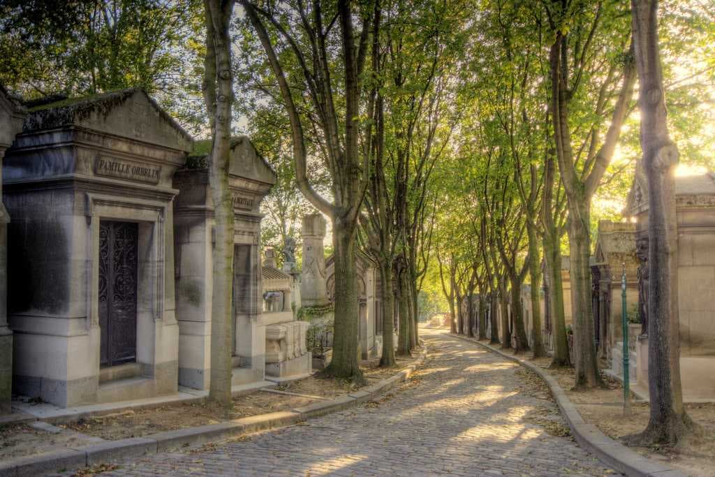 Père Lachaise Cemetery travel image