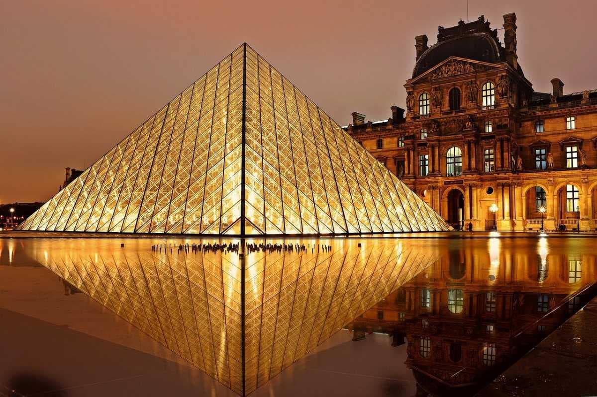 The Louvre travel image
