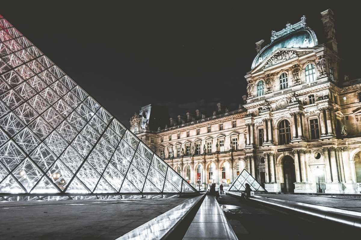 The Louvre travel image