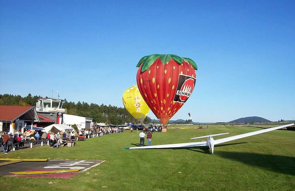 Rennefeld airfield (Flugplatz Rennefeld)