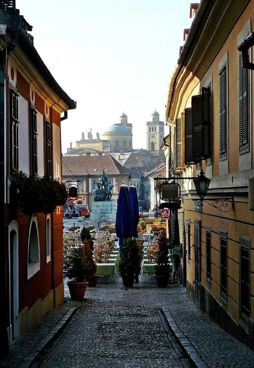 Eger is famous for the narrow alleys in the old part of the inner town