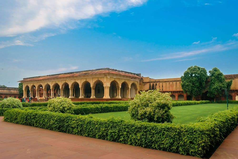The grand Agra Fort is the perfect example of Mughal art and architecture