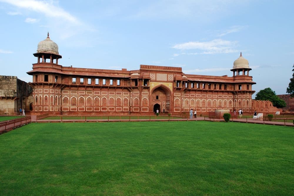 Agra Fort is so massive that it is often referred to as a walled city