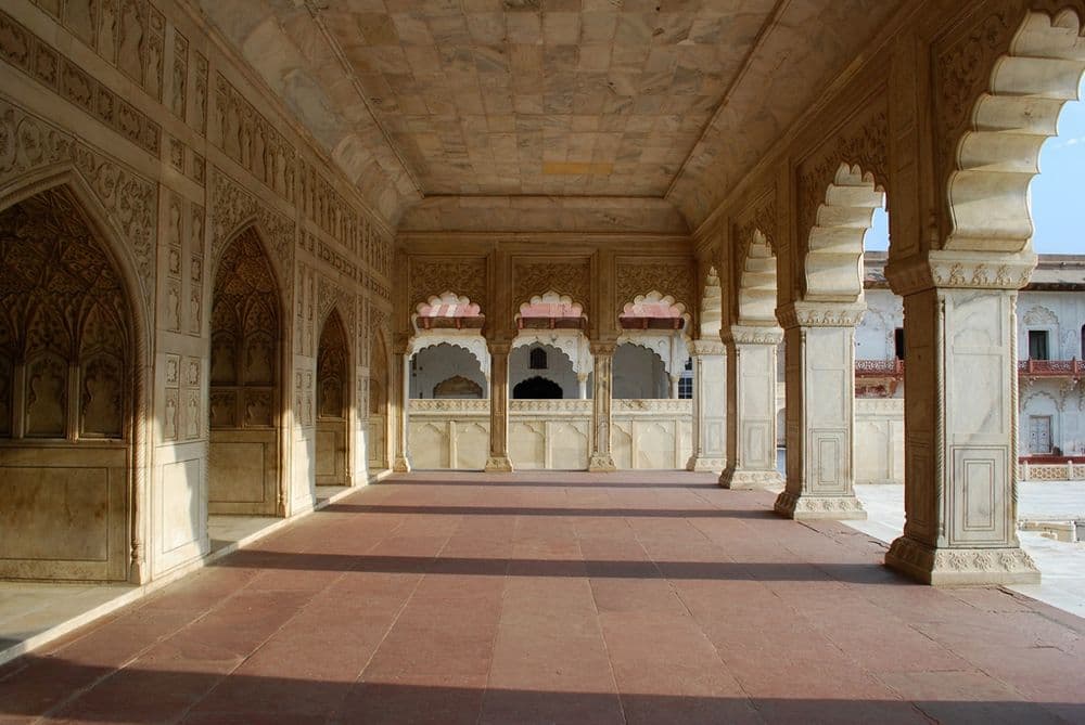 Also known as Lal –Qila, Fort Rouge or Qila-i-Akbari, Agra Fort is a symbol of Agra