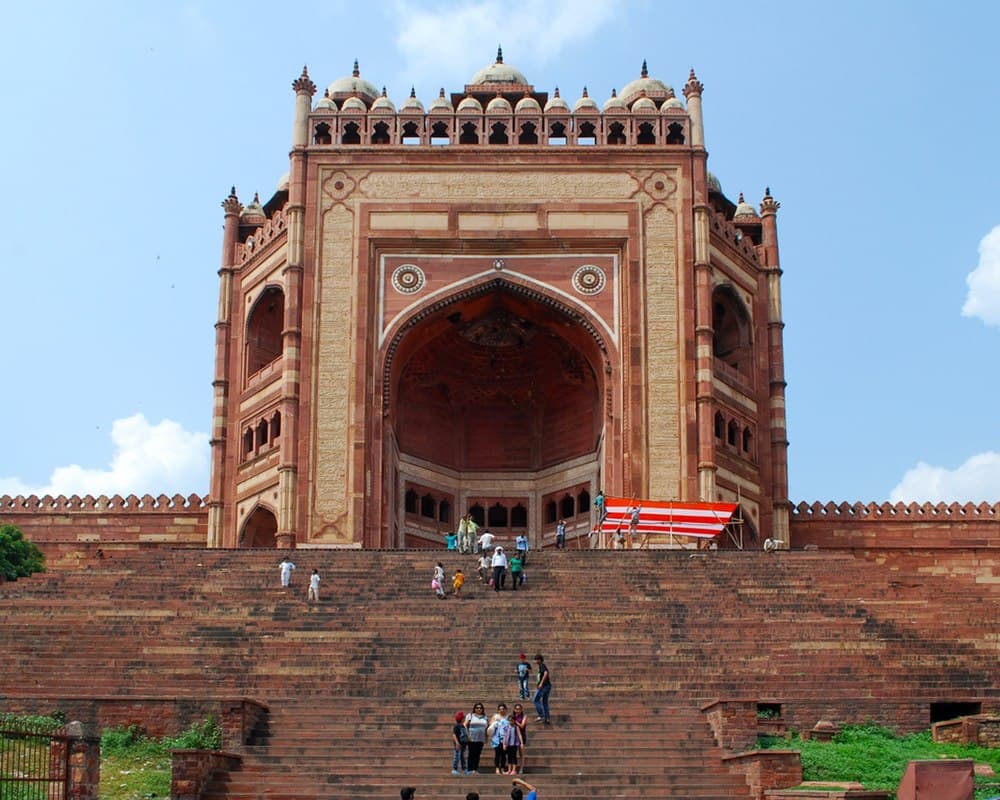 Buland Darwaza is the grand doorway that leads to the Fatehpur Sikri from Agra.