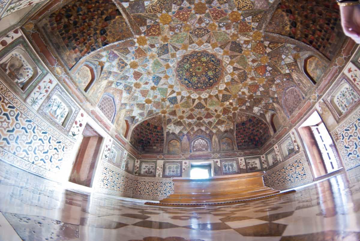 Intricate carvings adorn the inside of Itimad-ud-Daulah's Tomb