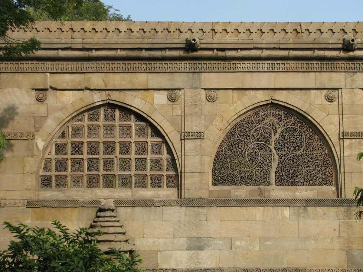 Sidi Saiyyed Mosque travel image
