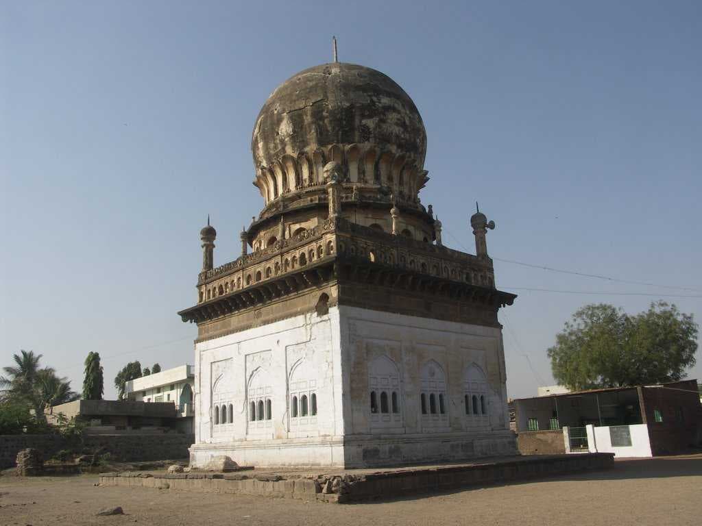 Bijapur 15th century Sufi Tomb