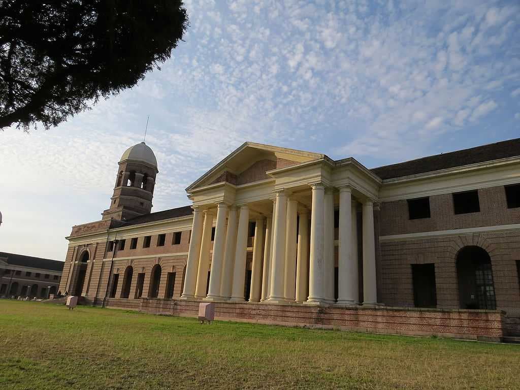Forest Research Institute travel image