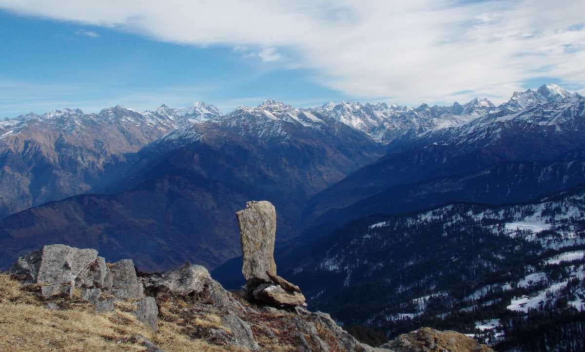 Panoramic view of snow capped mountains from Kedarkantha trek