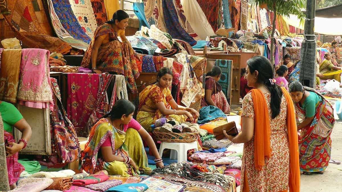 Sarojini Market - Popularly Known as Bargain Bazaar