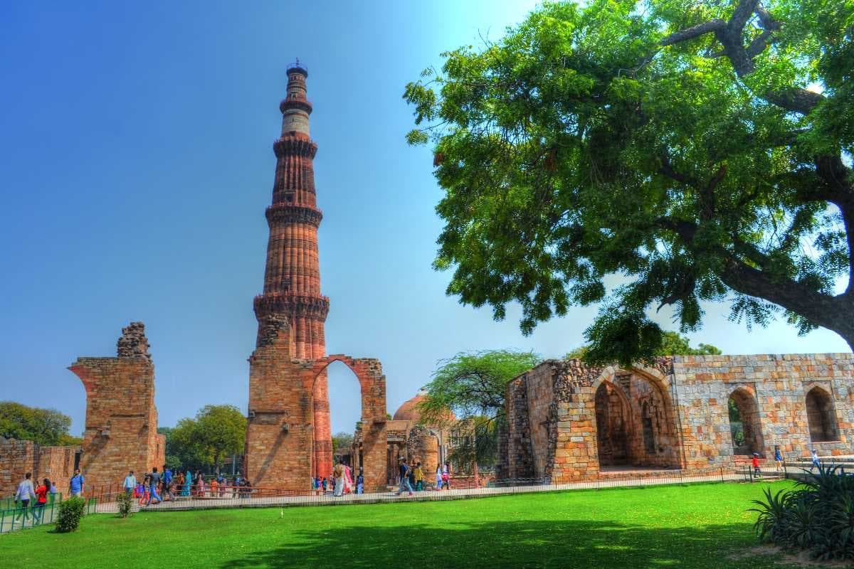 Pleasant View of Qutub Minar